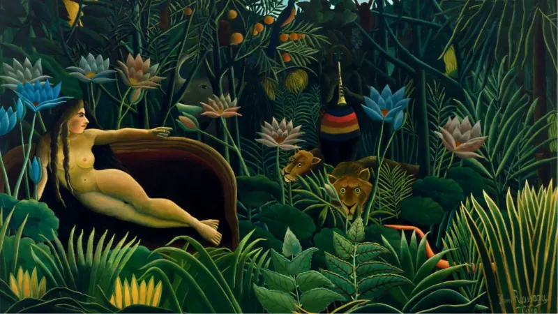 Peinture de style naïf : une jungle luxuriante aux grandes fleurs, d’où se détachent une femme allongée sur un canapé, des lions et un joueur de flûte.